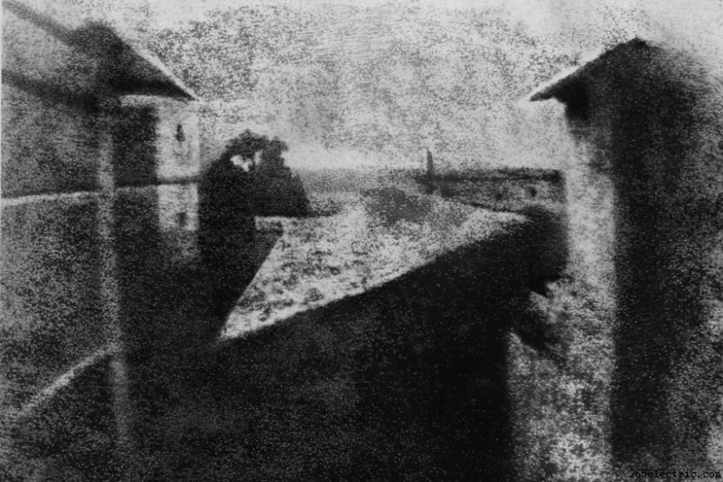« Point de vue depuis la fenêtre à Le Gras » de Joseph Nicéphore Niépce — Photographie iconique